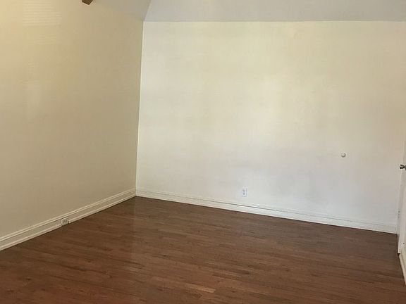 2nd image of 3171 46th St