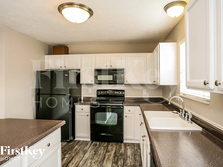 445 Winterwood Dr — Photo 6