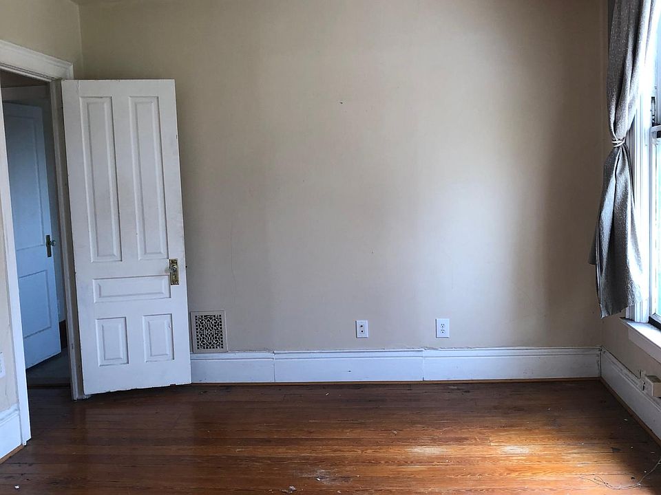 2nd image of 25 E Elm Ave #2