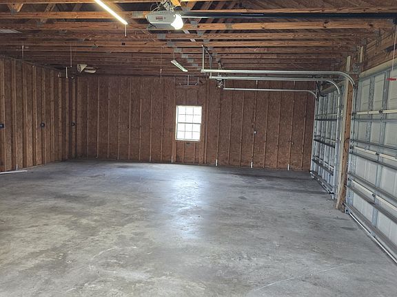 4th image of 509 SW Emerald St