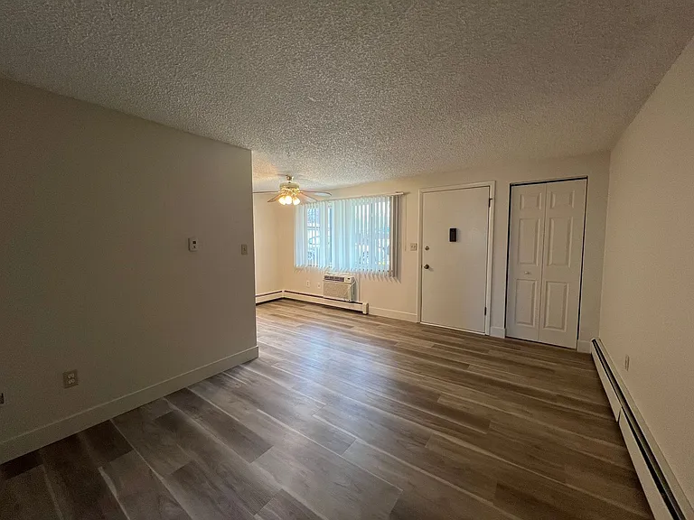 10th Street Square Apartments — Photo 25