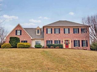 45 Monteview Dr, York, PA 17404