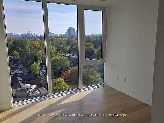5th image of 322 Dupont St #902