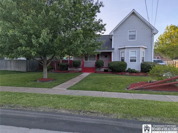 54 Maple Ave, Springville, NY 14141
