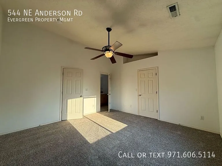 544 NE Anderson Rd — Photo 16