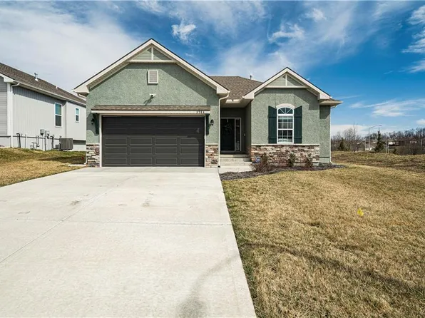 3704 NW Old Stagecoach Rd, Kansas City, MO 64154