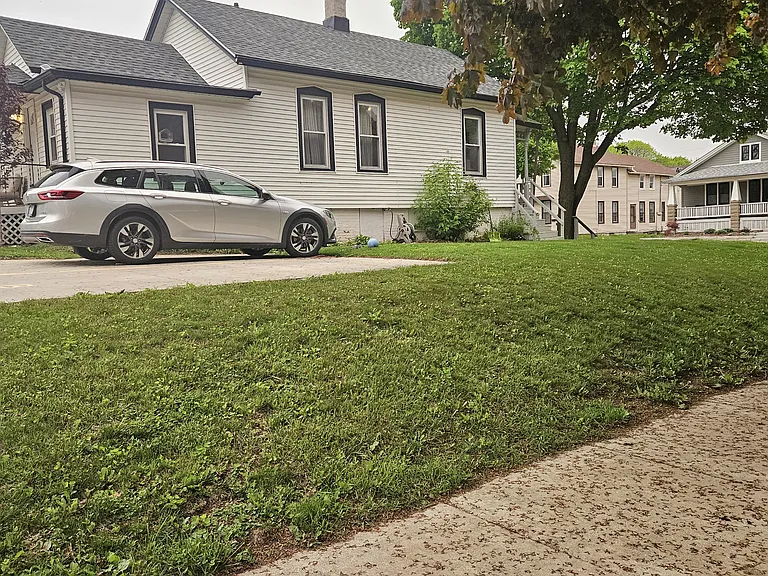 823 E Lincoln Ave — Photo 13