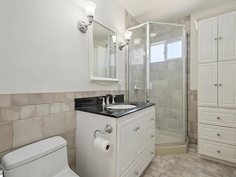 3419 Flora Vista Ave — Photo 7