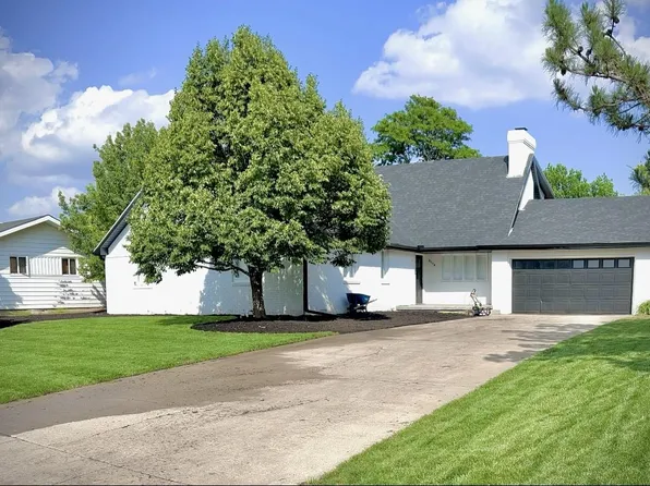 3104 Tam Oshanter Dr, Hays, KS 67601