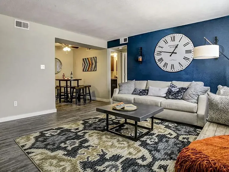 Charleston Apartments — Photo 33