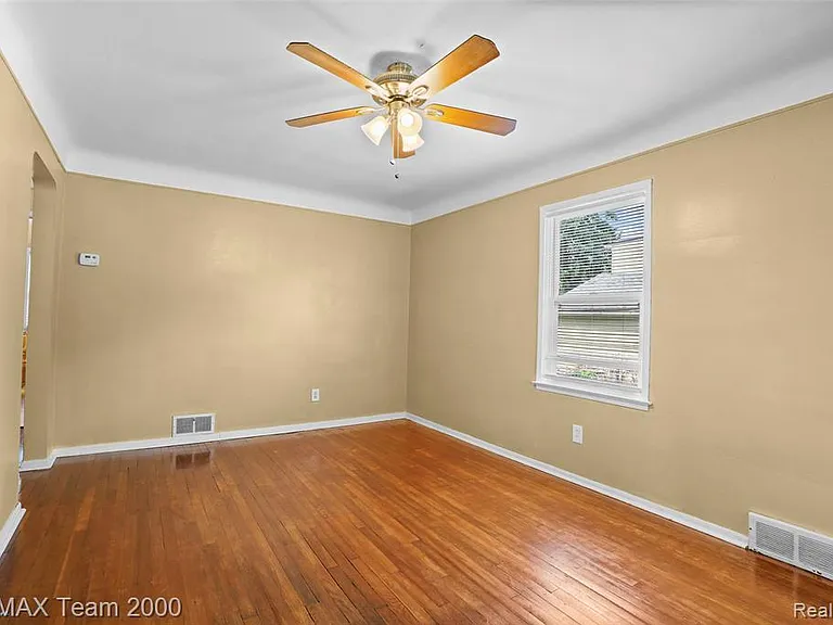 3130 Chestnut St — Photo 12