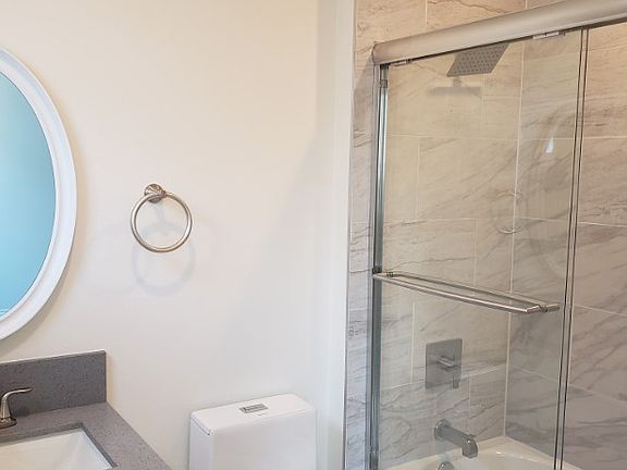 3rd image of 4114 Oakwood Ave #4114