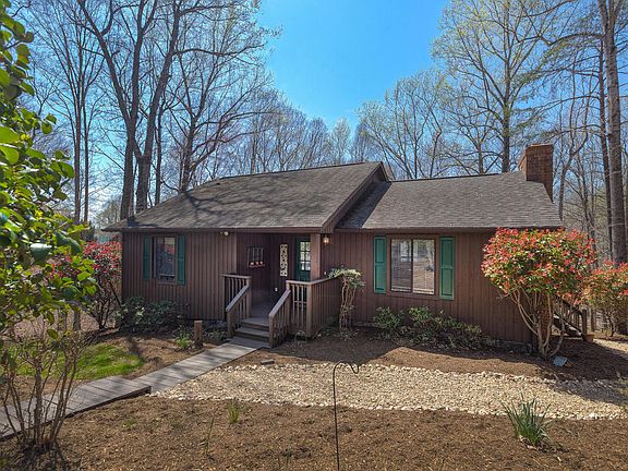 2nd image of 104 Pine Knob Cir