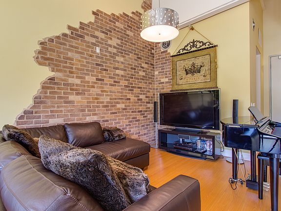 3rd image of 1010 Sycamore Ave Unit 310
