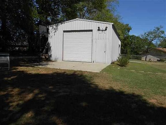 3rd image of 209 Auburn Dr