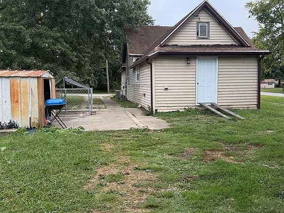 4th image of 202 E Depot St