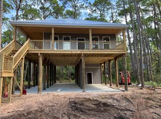 704 Hitchcock Pl, Dauphin Island, AL 36528