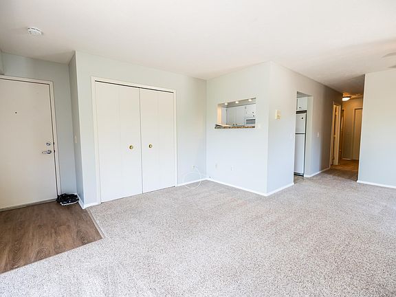 5th image of 6415 Princeton Ct #G-201