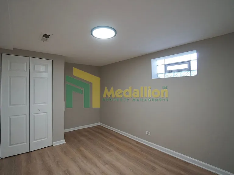 9858 S Drexel Ave — Photo 14