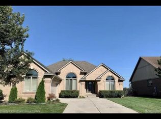 51042 Indian Pointe Dr, Macomb, MI 48042