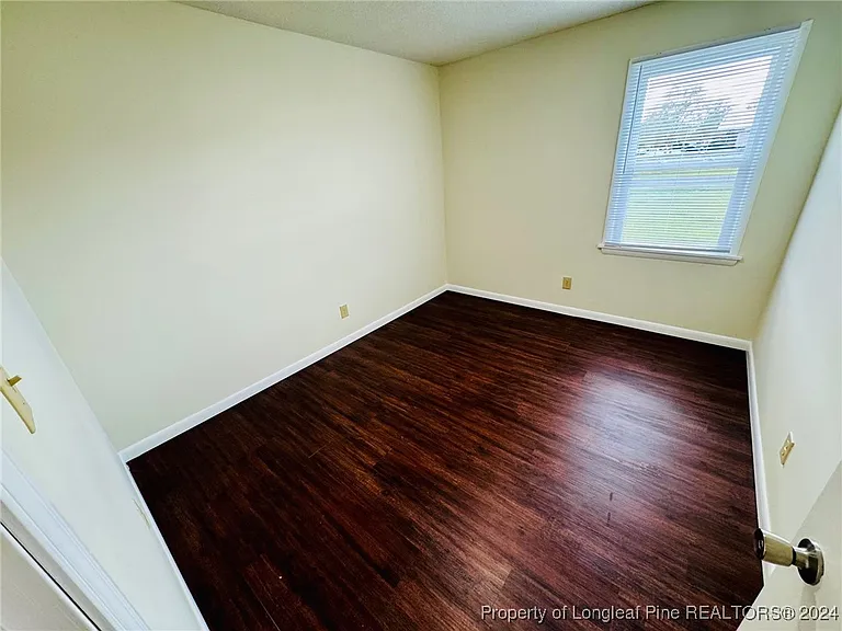 105 E Railroad St — Photo 13