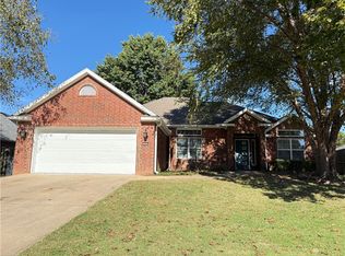 3497 Eaglecrest Cir, Springdale, AR 72762