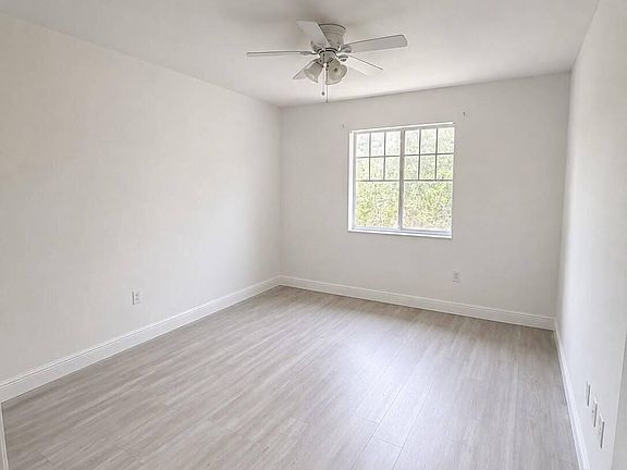 5th image of 6386 Emerald Dunes Dr APT 308