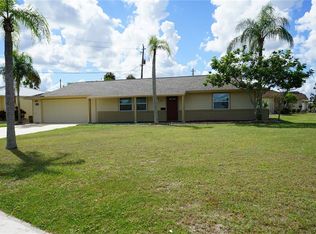 1618 Cherry Hills Dr, Sun City Center, FL 33573