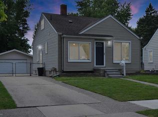 21800 Revere St, Saint Clair Shores, MI