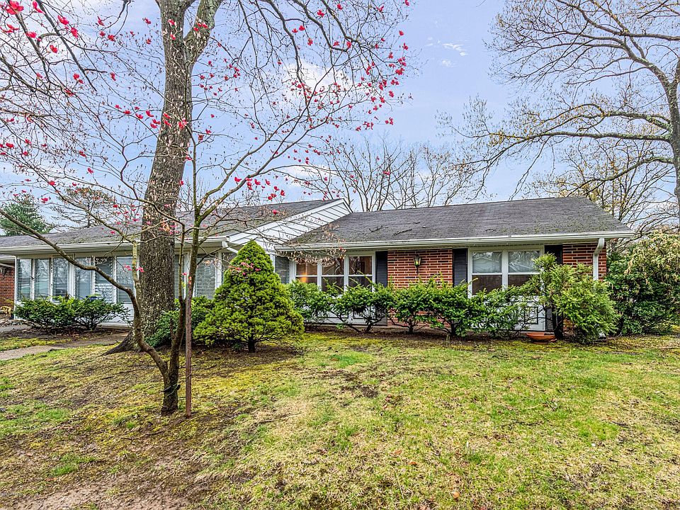 1st image of 154D Huntington Dr #1004