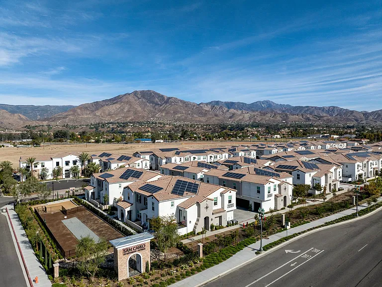San Carlo Townhomes — Photo 9