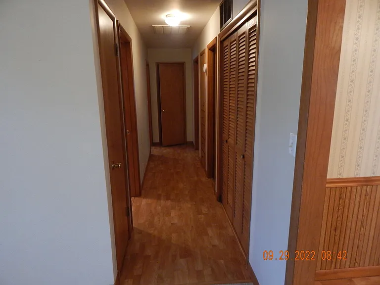 922 Penguin St — Photo 6