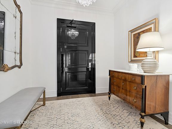 5th image of 9 W Walton St APT 1901
