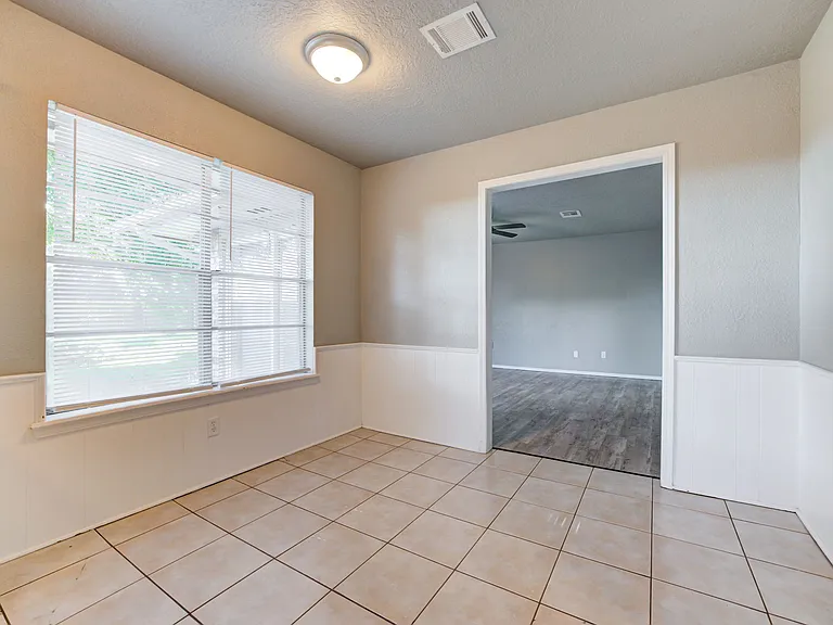 2287 Houston Ave — Photo 10