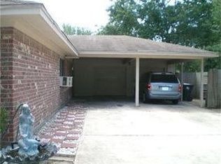 105 Lakeshore Dr, Conroe, TX 77304