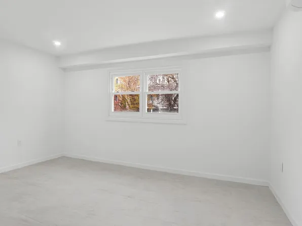 5618 Sylvan Avenue image 17 of 30