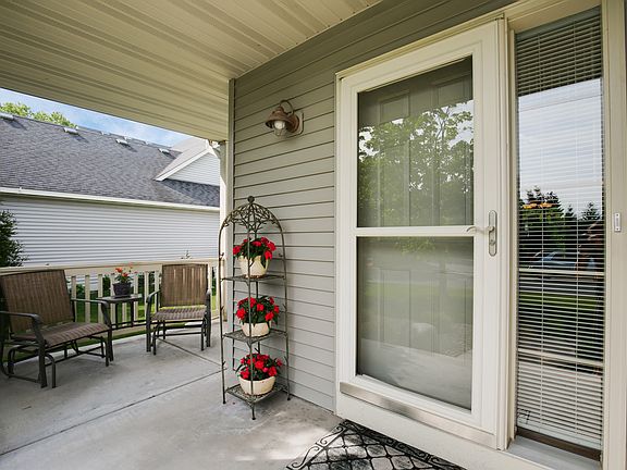 4th image of 12518 Marquess Way N