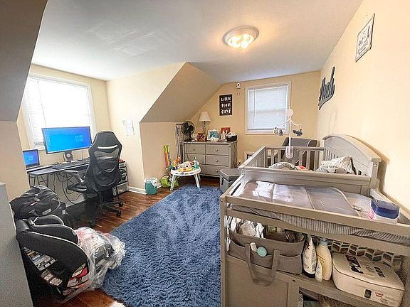 4th image of 83 Doris Ave #2A