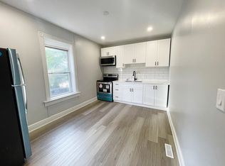 700 Wilson St #2, Hamilton, ON L8L1V6