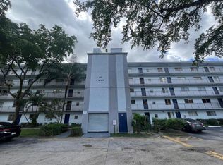 8560 N Sherman Cir APT 305, Hollywood, FL 33025