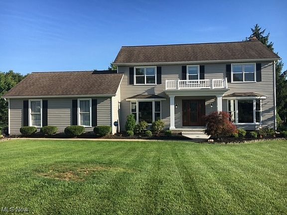 2nd image of 2805 Blue Heron Dr