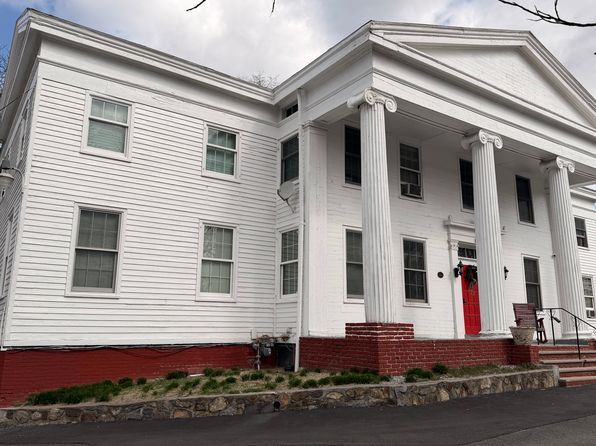 636 Main St APT 4