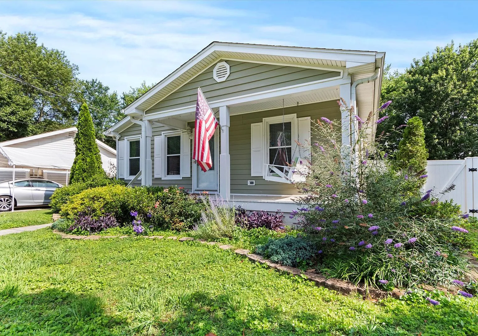 Great location in Five Points Huntsville! — Photo 2