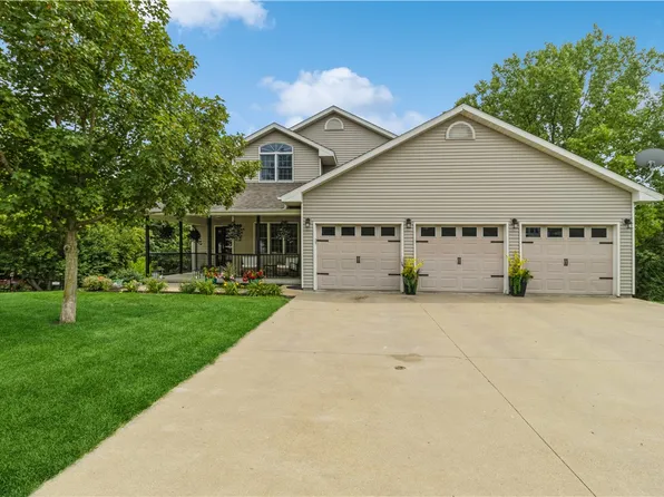 1505 Ridge Crest Ct, Knoxville, IA 50138