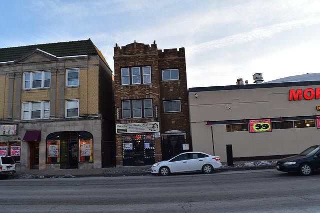1st image of 4823 W Diversey Ave