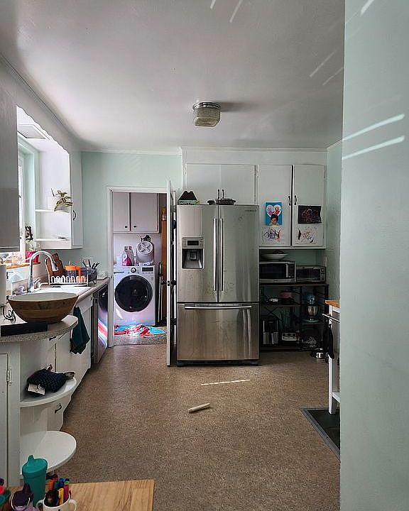 Kitchen (from breakfast nook