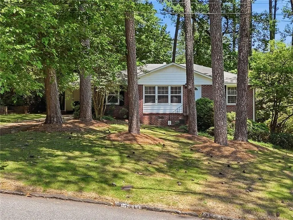 1111 N Valley Dr