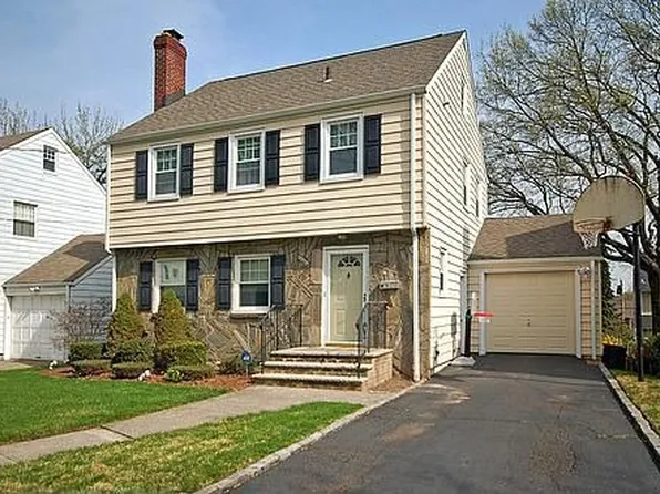 54 Oakley Ter, Nutley, NJ 07110