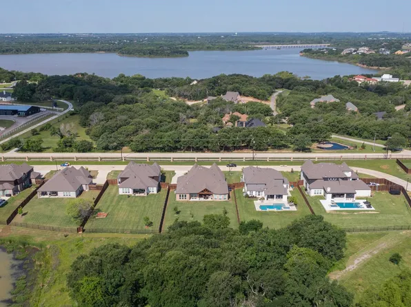 308 Secretariat Dr, Hickory Creek, TX 75065