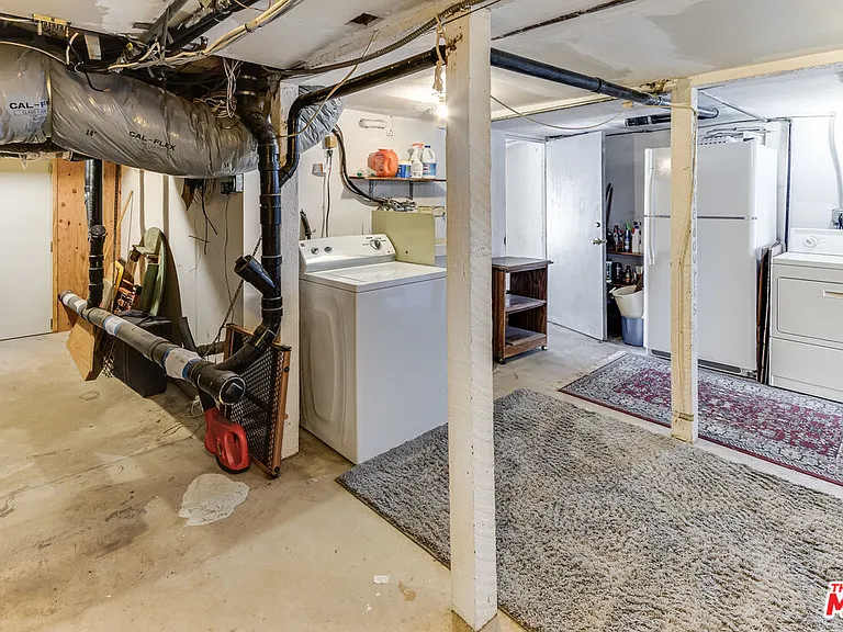 145 Hart Ave — Photo 38